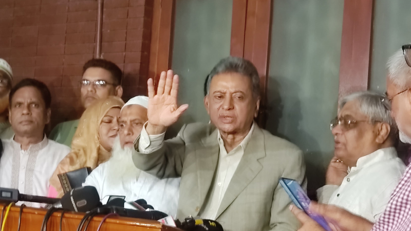 ‘কোন মহামানবকে দায়িত্ব দেওয়ার জন্য মানুষ আন্দোলন সংগ্রাম করে নাই’